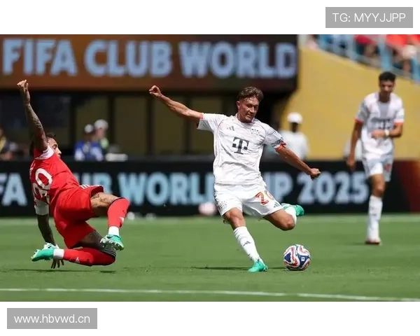 拜仁防守体系漏洞频出,现阶段问题已对球队争冠形势形成制约 拜仁防守体系漏洞频出,现阶段问题已对球队争冠形势形成制约